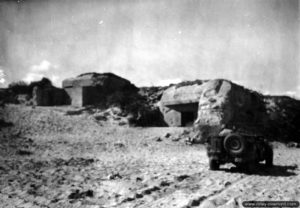 Les casemates du Wn 10 de Saint-Martin-de-Varreville dont une abritant un canon de 47 mm Skoda 36 (t). Photo : US National Archives