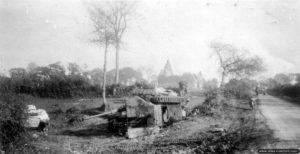 Plusieurs épaves de blindés allemands dans le secteur de Coutances. Photo : DR