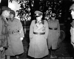 27 juin 1944 : le Generalmajor Robert Sattler, commandant de l’arsenal et adjoint du commandant de la Festung Cherbourg. Photo : US National Archives