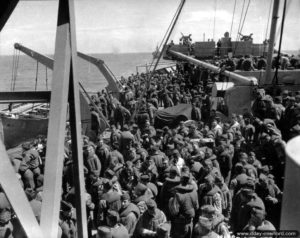 Des personnels de la 5th (US) Infantry Division traversent la Manche vers la Normandie. Photo : US National Archives