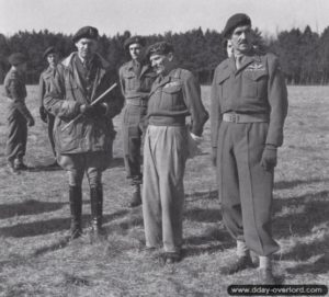 8 mars 1944 : de gauche à droite le général Gale, le maréchal Montgomery et le Brigadier Kindersley. Photo : IWM