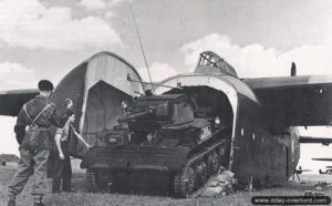 Exercice aéroporté en Grande-Bretagne avec un planeur Hamilcar transportant un char léger Tetrarch du 6th Airborne Reconnaissance Regiment. Photo : IWM