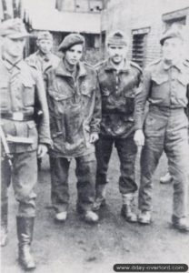 Le pilote de planeur Staff-Sergeant Bill Ridgeway, qui a atterri au Bas de Ranville, est fait prisonnier par les Allemands. Photo : Bundesarchiv