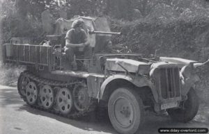 Un véhicule allemand surmonté d'un canon antiaérien de 20 mm tombé aux mains du 6th Airborne Armoured Reconnaissance Regiment qui a détruit des chasseurs Bf-109 et Fw-190. Photo : IWM