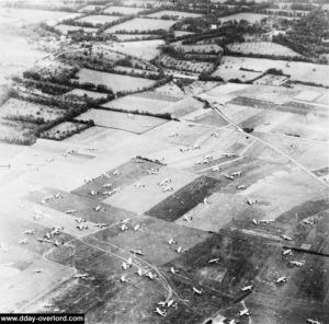 Vue aérienne de la Landing Zone "N" recouverte de planeurs le 6 juin 1944. Photo : IWM