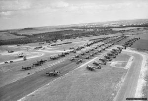 L'aérodrome de Tarrant Rushton et les appareils engagés dans l'opération Mallard. Photo : IWM