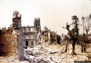 Août 1944 : centre-ville de Saint-Lô en ruines. Photo : US National Archives