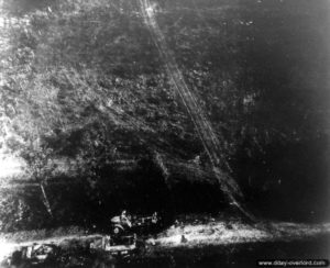 22 août 1944 : vue aérienne de véhicules allemands détruits dans le réduit de Chambois. Photo : US National Archives