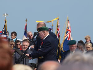 Colleville-Montgomery – Commémorations 2013 – Inauguration de la statue de Bill Millin. Photo : D-Day Overlord