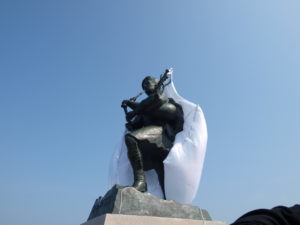 Colleville-Montgomery – Commémorations 2013 – Inauguration de la statue de Bill Millin. Photo : D-Day Overlord