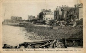 Carte postale de la plage d'Asnelles avant le débarquement. Photo : DR