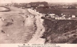 Carte postale de la plage d'Asnelles avant le débarquement. Photo : DR