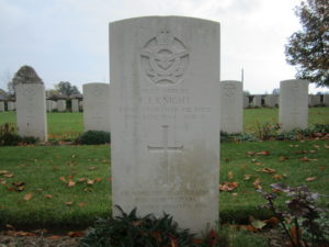 Cimetière militaire de Bayeux. Photo (2011) : Nick-D