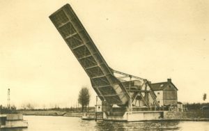 Carte postale du pont de Bénouville en 1935