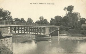 Carte postale du pont de Ranville avant la guerre. Photo : DR