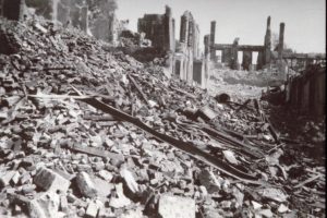 Photos de Lisieux pendant la bataille de Normandie dans le département du Calvados 1