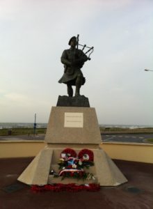 Colleville-Montgomery – Commémorations 2013 – Inauguration de la statue de Bill Millin. Photo : D-Day Overlord