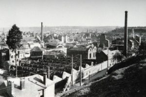 Les vestiges de l'usine de nettoyage Adeline à Lisieux après les bombardements de juin 1944. Photo : DR