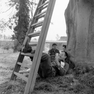 Pensionnaires américains de l'infirmerie tenue par le 308th Medical Battalion, 83rd (US) Infantry Division au numéro 45 rue Holgate à Carentan, dans l'hôtel Durand de la Borderie-Énouf. Photo : US National Archives