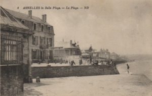 Carte postale de la plage d'Asnelles avant le débarquement. Photo : DR