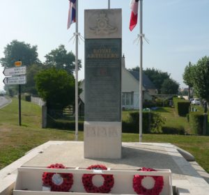 Monument en souvenir des artilleurs du Royal Artillery de la 50th (GB) Infantry Division à Ver-sur-Mer. Photo : D-Day Overlord