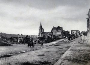 Ruines du centre ville de Lisieux et de la cathédrale après les bombardements de 1944. Photo : DR