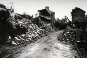 Une rue de Lisieux détruite par les bombardements de juin 1944. Photo : DR