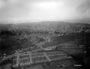 Vue aérienne de la ville Avranches en 1944. Photo : US National Archives