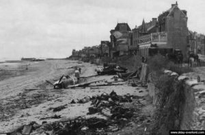 Sur Nan Red (Saint-Aubin-sur-Mer), un P-47 s'est écrasé à proximité du Wn 27. Photo : IWM