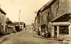 Carte postale de la commune d'Airan avant la guerre.