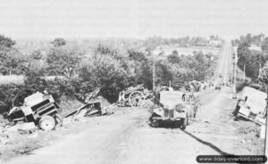Les nombreux moyens de locomotion allemands détruits les 30 et 31 juillet 1944 à Avranches. Photo : US National Archives