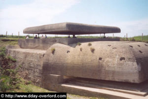 Poste de direction des tirs de la batterie de Longues-sur-Mer codée MKB Longues – Wn 48. Photo (2003) : D-Day Overlord