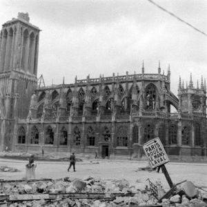 Les ruines de l'église Saint-Pierre à Caen en juillet 1944. Photo : George Rodger pour LIFE Magazine