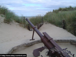 Vestige d'un canon antichar français de 47 mm Modèle 1937, utilisé par les Allemands à Utah Beach au point d'appui W5 sous l’appellation 4,7 cm Pak 181(f). Photo : D-Day Overlord