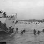 Débarquement par le LCI 262 (9th Canadian Infantry Brigade) à Bernières, secteur Nan White. Photo : Archives Canada