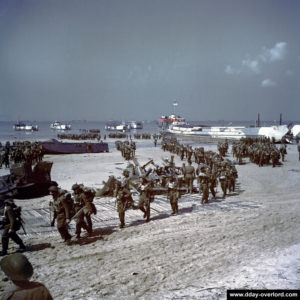 Débarquement des soldats canadiens sur Juno Beach à Courseulles-sur-Mer le Jour J. Photo : Archives Canada