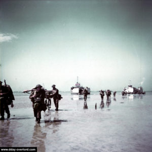 Débarquement des soldats canadiens sur Juno Beach à Courseulles-sur-Mer le Jour J. Photo : Archives Canada