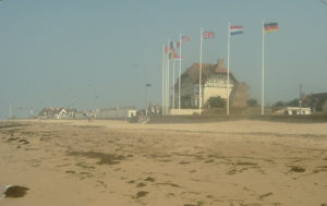 Vue générale du secteur est de plage Nan - Juno Beach - devant Bernières-sur-Mer (2005). Photo : D-Day Overlord