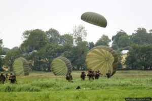 Parachutages de La Fière - Commémorations 2013 - 69ème anniversaire du débarquement de Normandie. Photo : D-Day Overlord