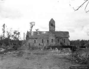 L’église de La Meauffe après les combats de 1944. Photo : US National Archives