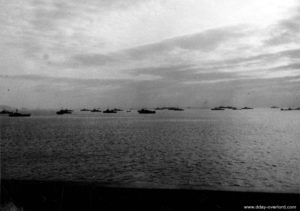 Un convoi de navires américains en direction des côtes normandes. Photo : US National Archives