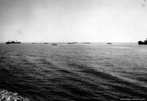 Un convoi de navires américains en direction des côtes normandes. Photo : US National Archives