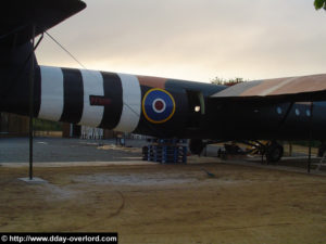 Copie à l'échelle 1/1 d'un planeur Airspeed Horsa, sur le modèle des planeurs utilisés le 6 juin 1944 pour l'assaut du pont de Bénouville. Musée de Ranville. Photo (2014) : D-Day Overlord