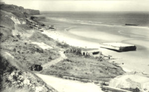 Vue du secteur Charlie (Vierville-sur-Mer) et de ses épaves en 1947. Photo : US National Archives
