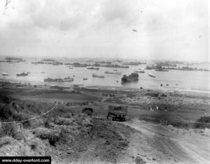 Vue générale de la plage d'Omaha Beach depuis le Wn 62. Photo : US National Archives