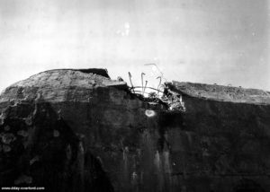 Traces des combats sur cette casemate H667 du Wn 65 à Omaha Beach. Photo : US National Archives