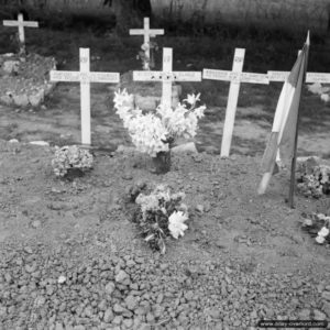 La tombe du sergent Norman Clague, cameraman du No 5 Army Film and Photographic Unit tué au combat à Amfreville le 12 juin 1944. Photo : IWM