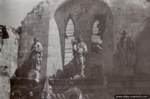 Après guerre : les ruines de l'église de Bréville, utilisée comme dépôt de munitions par les Allemands. Photo : DR