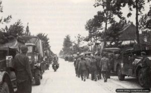 Août 1944 : des prisonniers allemands remontent les colonnes de la brigade Piron. Photo : DR