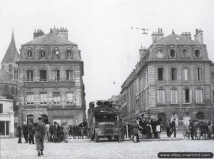 La place Fontette peu après la libération de Caen. Photo : IWM